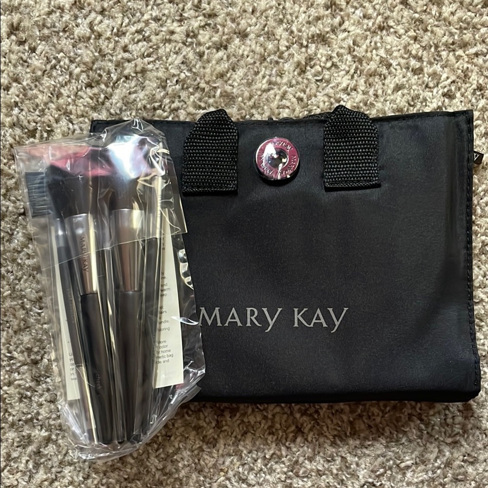 Mary Kay Brush Collection